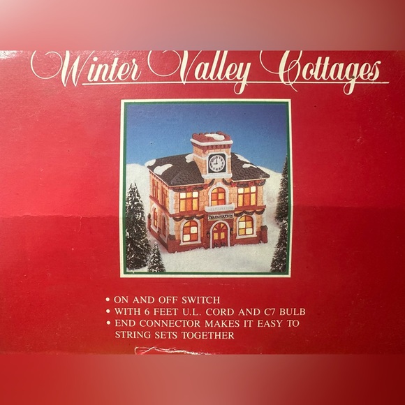 Winter Valley Cottages Christmas Village Lighted Train Station Porcelain In Box - Picture 10 of 12